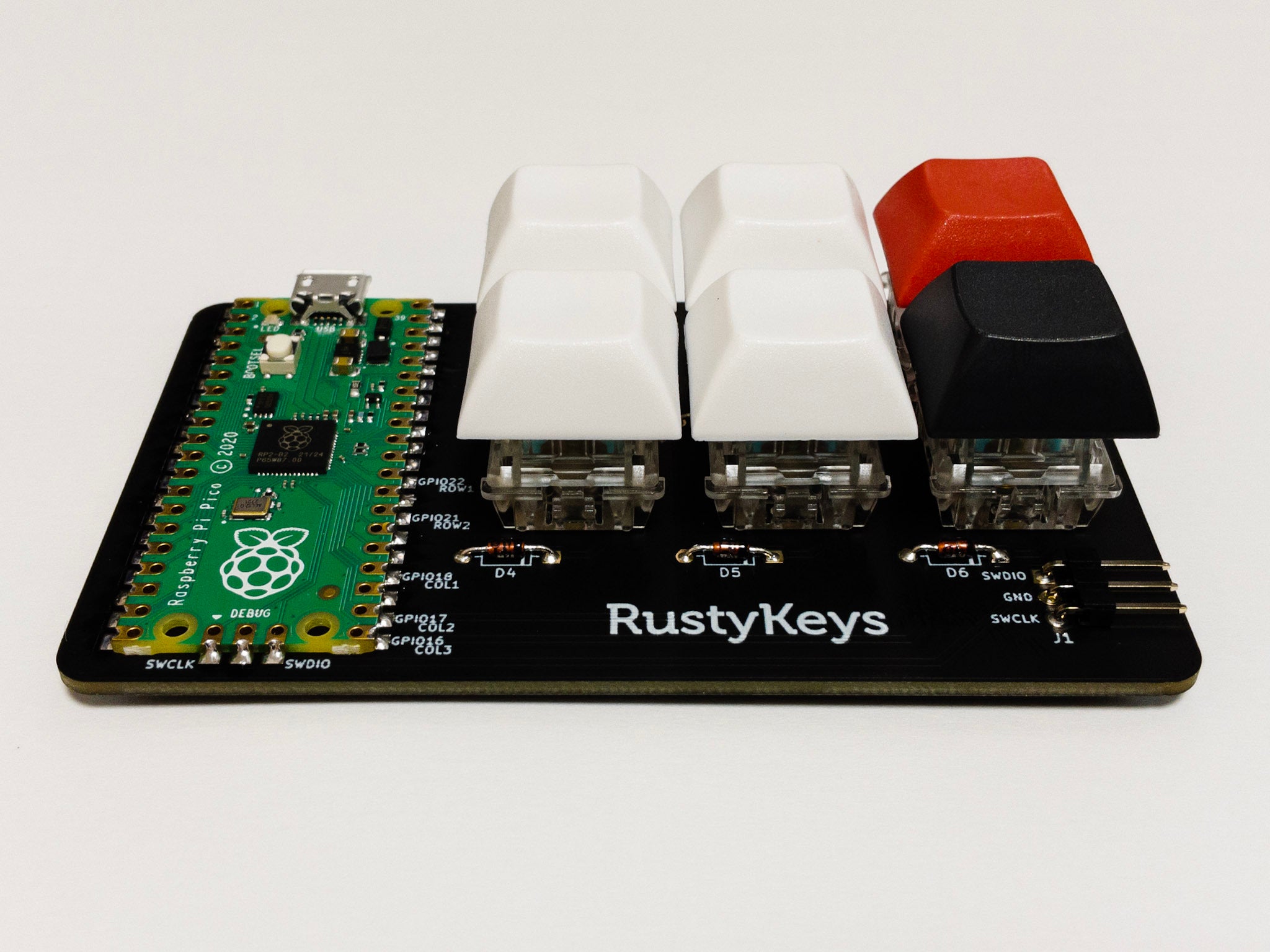 RustyKeys は、組込み Rust 入門に最適な1台を目指して開発された自作キーボードのキットです。